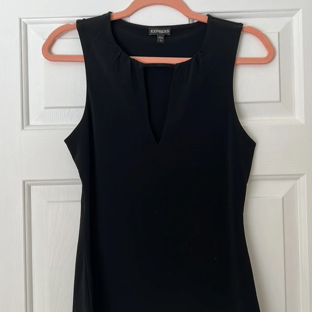 Express Keyhole Top - Picture 2 of 3